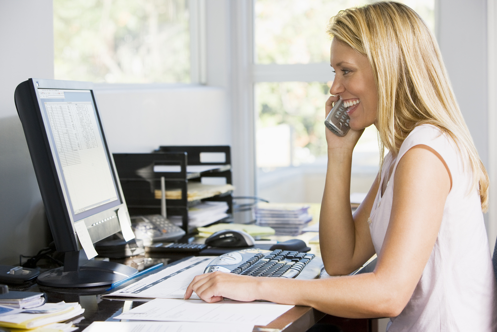 Junge Frau im Homeoffice