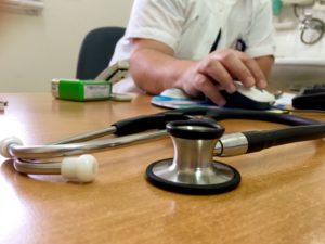 Unter bestimmten Voraussetzungen kann man Krankheitskosten von der Steuer absetzen. Foto: ametov41 via Twenty20